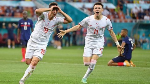 2018世界杯14决赛巴西vs比利时：费尔南迪尼奥乌龙+德布劳内爆射助红魔晋级四强